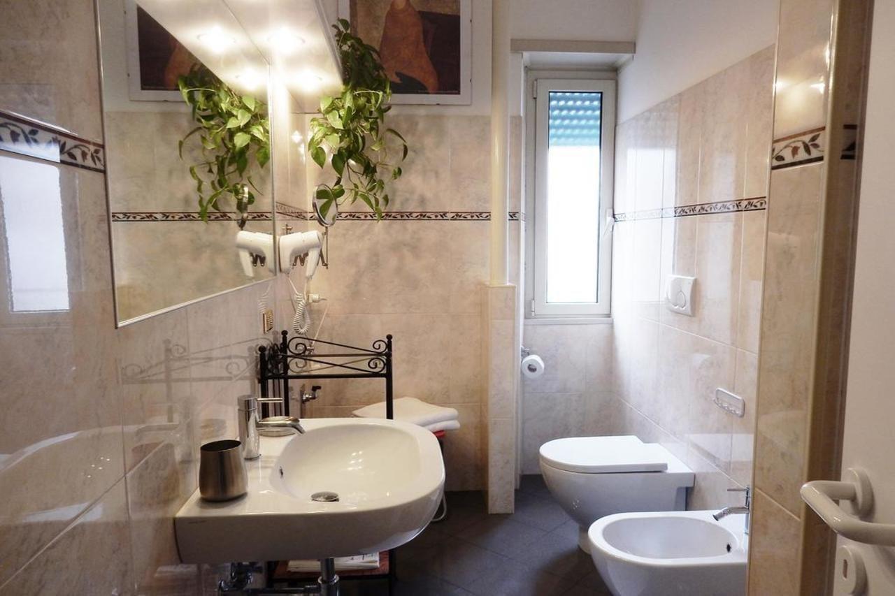 Romulus Rex Hotel Ngoại thất bức ảnh