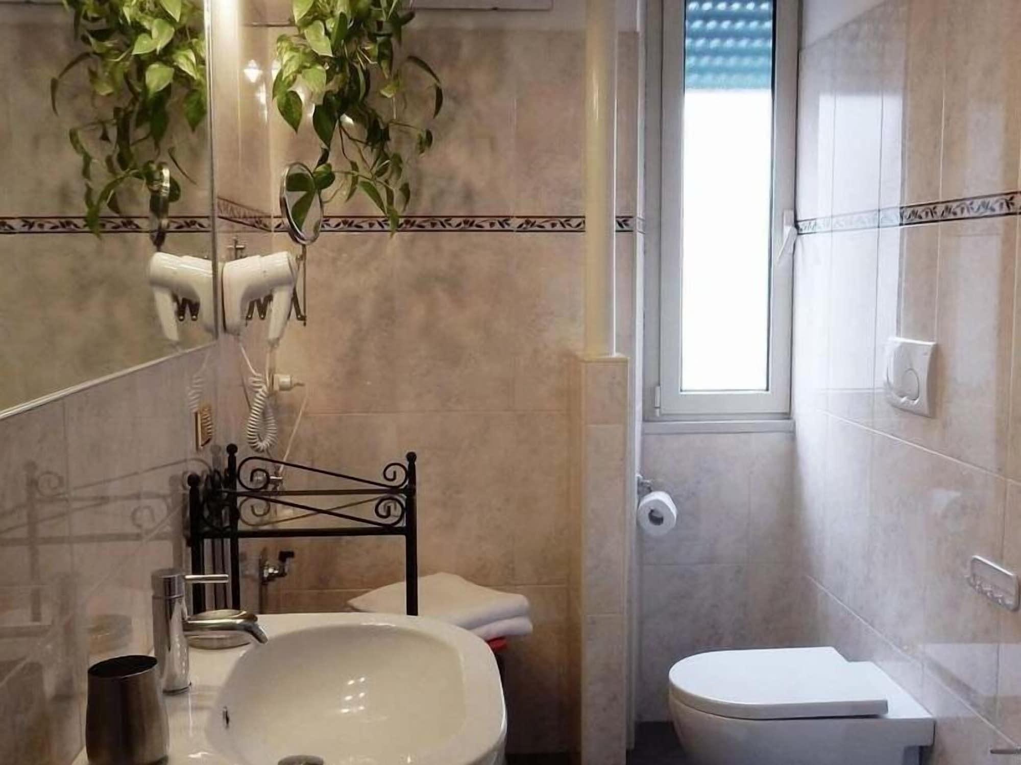 Romulus Rex Hotel Ngoại thất bức ảnh