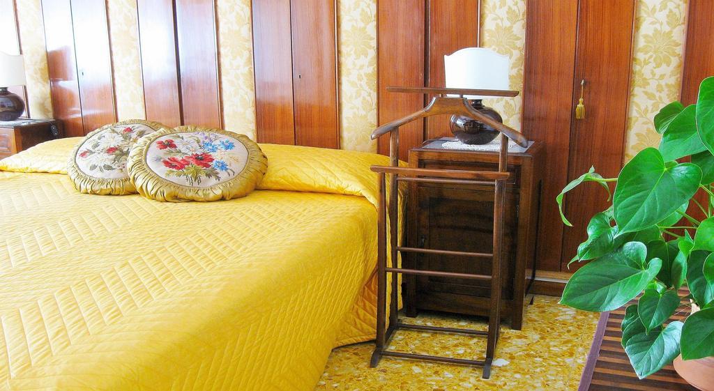 Romulus Rex Hotel Ngoại thất bức ảnh