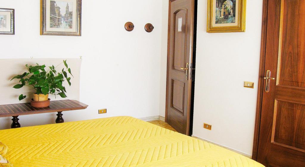 Romulus Rex Hotel Ngoại thất bức ảnh