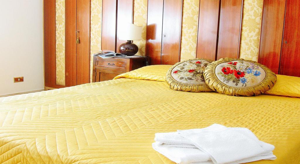 Romulus Rex Hotel Ngoại thất bức ảnh
