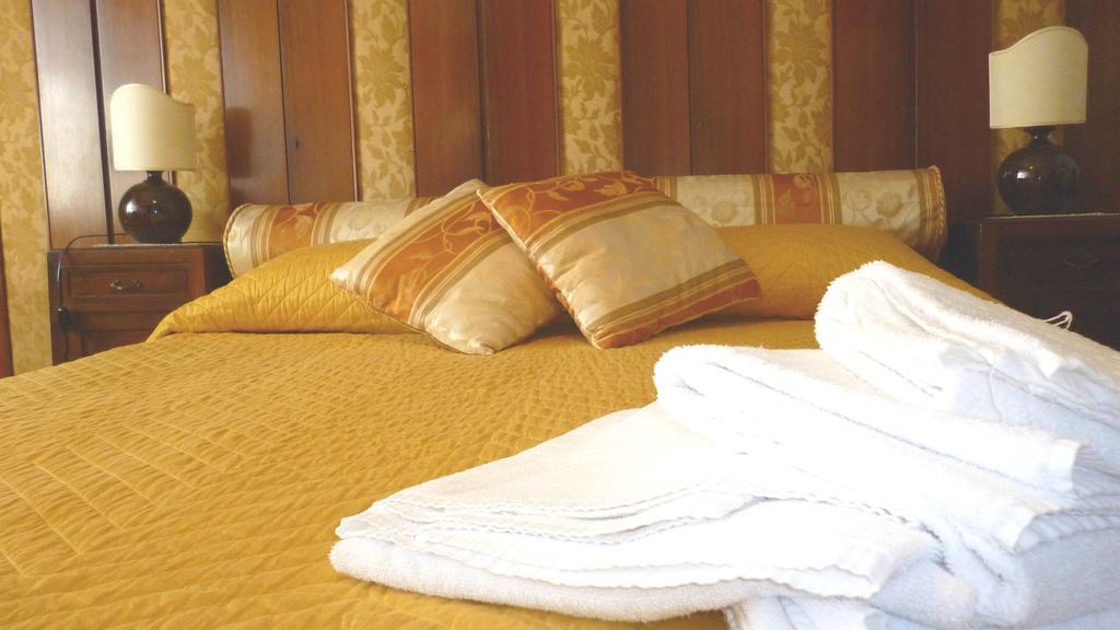 Romulus Rex Hotel Ngoại thất bức ảnh